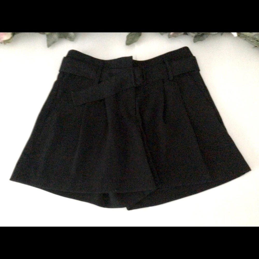 Hi-waisted Shorts